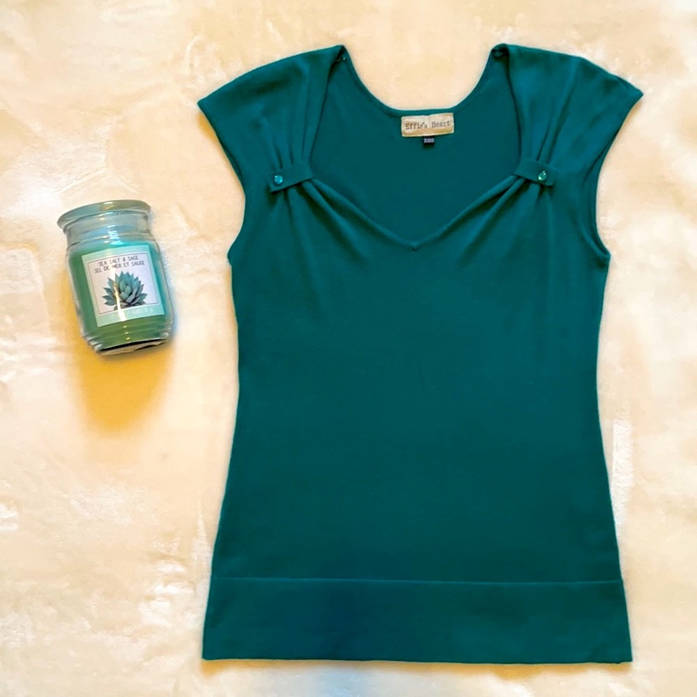 Effie’s Heart Green Knit Sleeveless Pullover Top